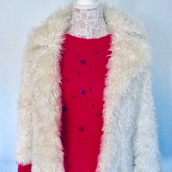 Vintage Faux Fur White Coat - Picture 5 of 12